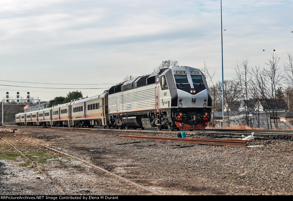 NJT 4016 on train 1147